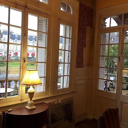 La L'argentine Cabourg
